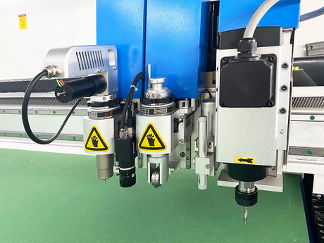 flatbed digital cutter.jpg